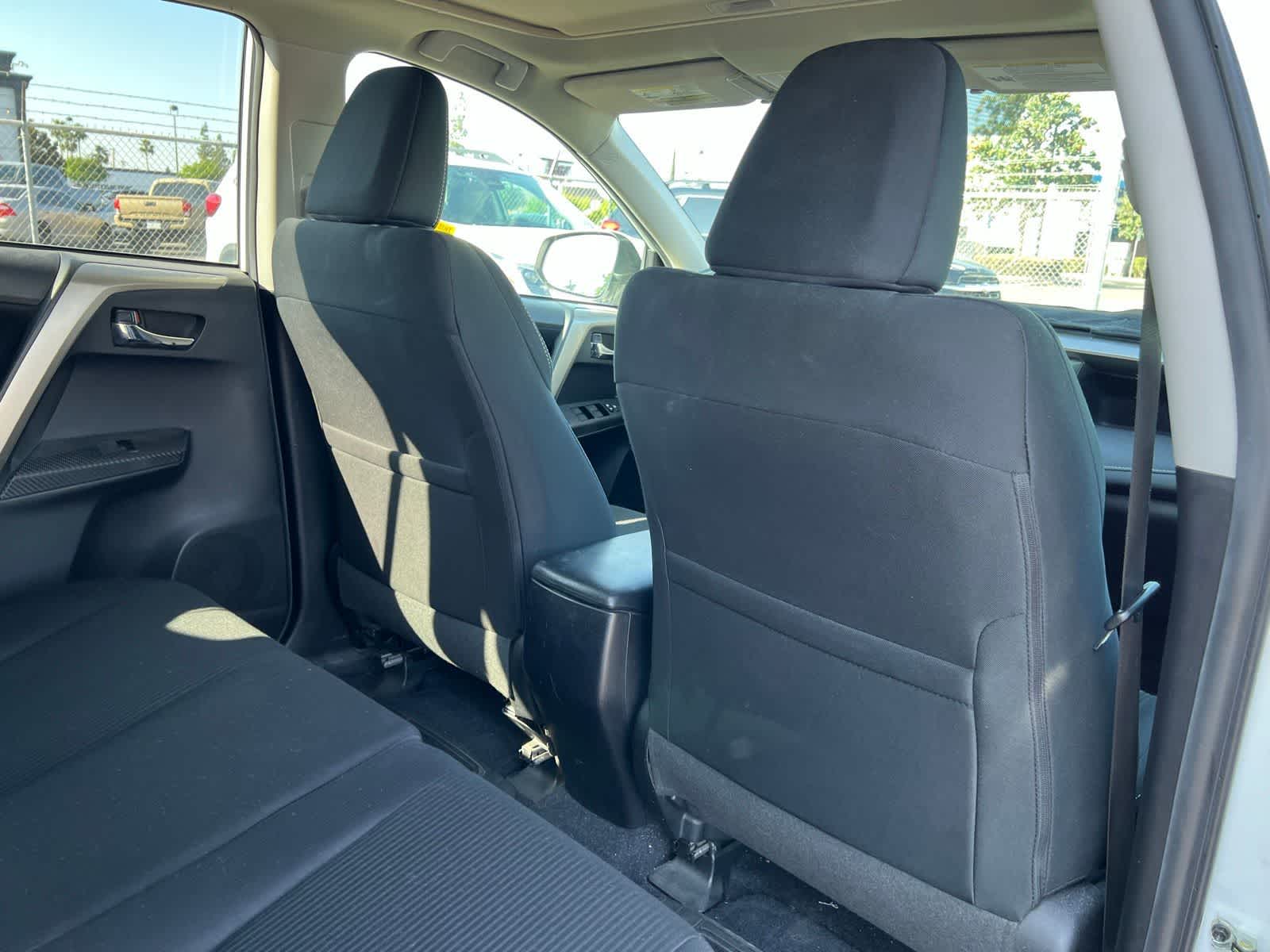 Thumbnail: 2015 Toyota RAV4 - 22