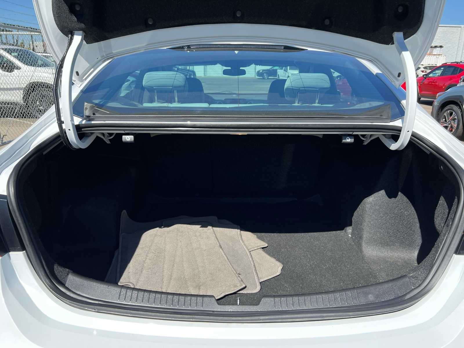 Thumbnail: 2019 Chevrolet Malibu - 8