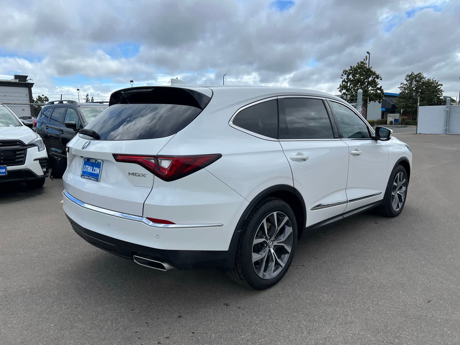 Thumbnail: 2023 Acura MDX - 8