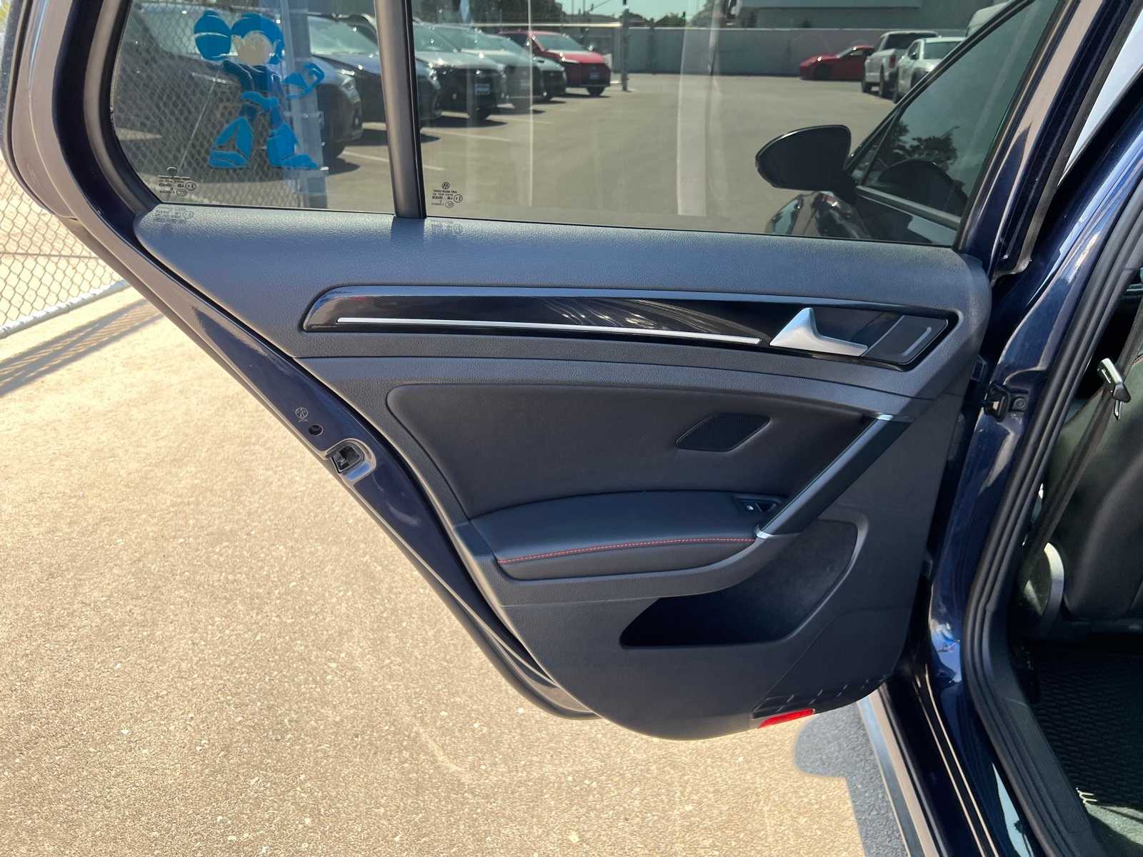 2017 Volkswagen Golf GTI Autobahn 18