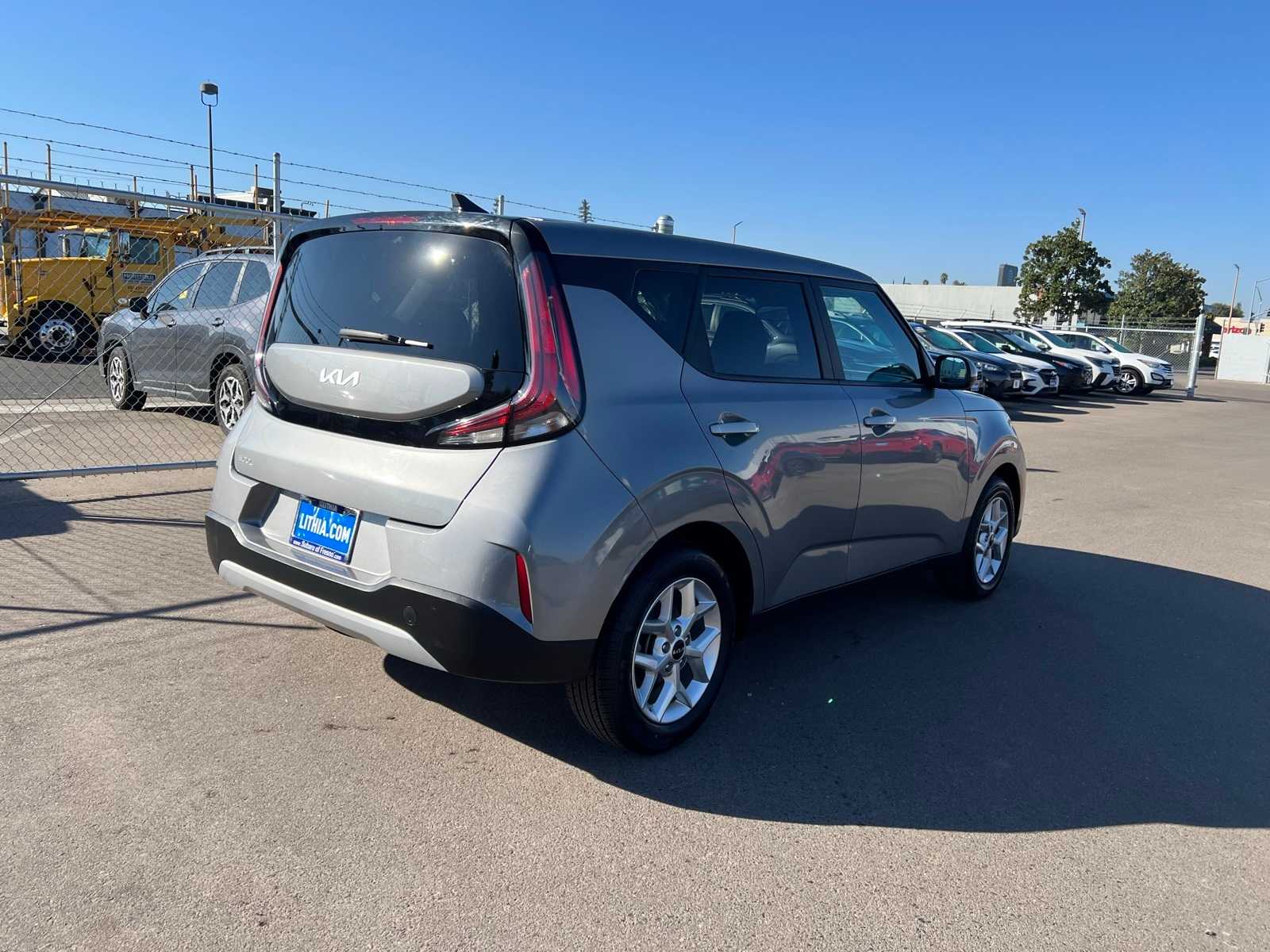 Thumbnail: 2023 Kia Soul - 8