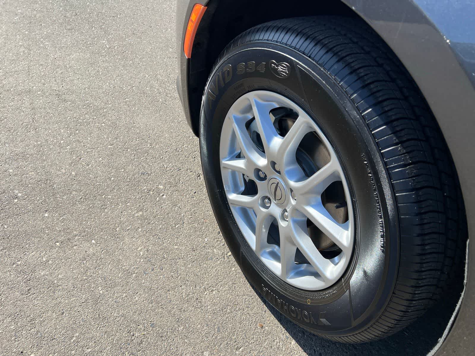 Thumbnail: 2023 Chrysler Pacifica - 12