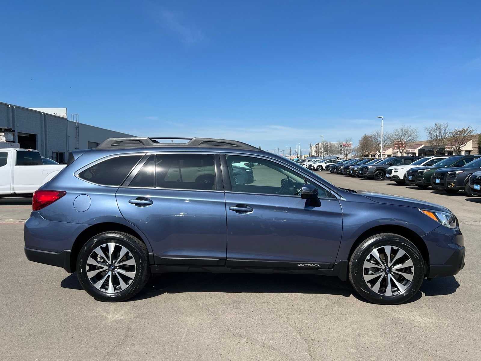 Thumbnail: 2017 Subaru Outback - 10