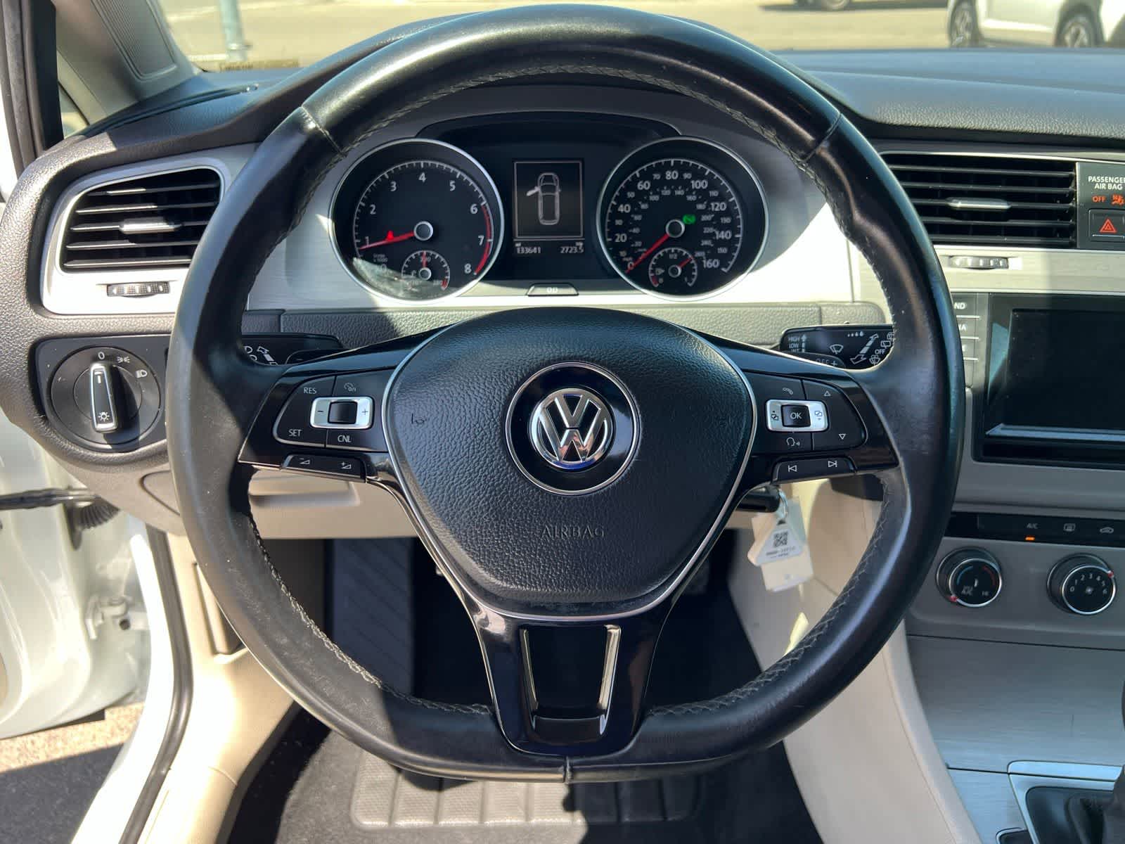 Thumbnail: 2015 Volkswagen Golf - 33