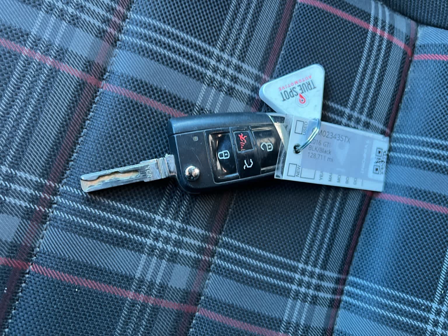 Thumbnail: 2016 Volkswagen Golf - 45