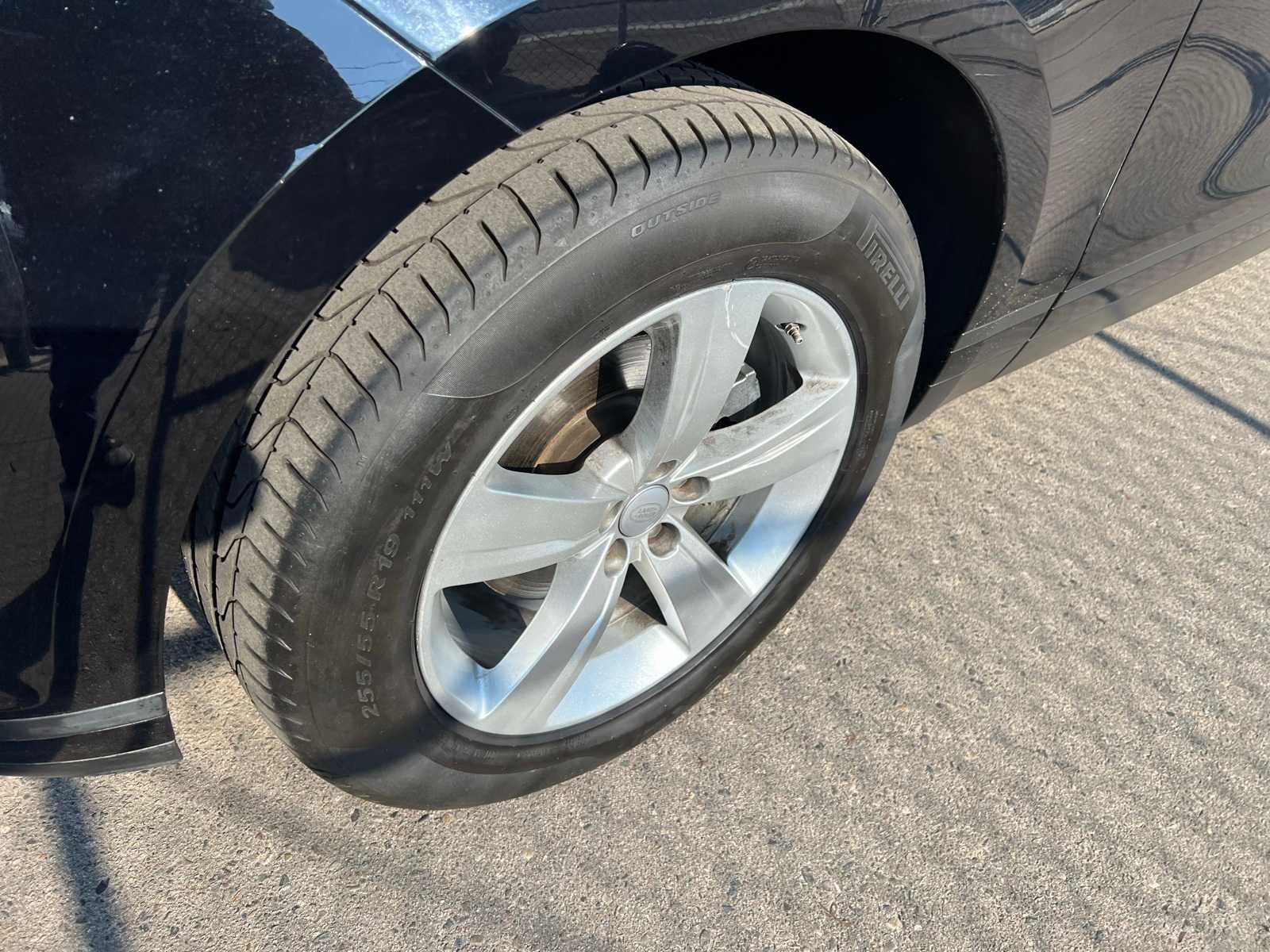 Thumbnail: 2020 Land Rover Range Rover Velar - 13