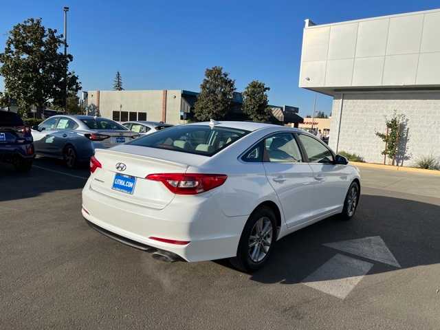 Thumbnail: 2015 Hyundai Sonata - 8