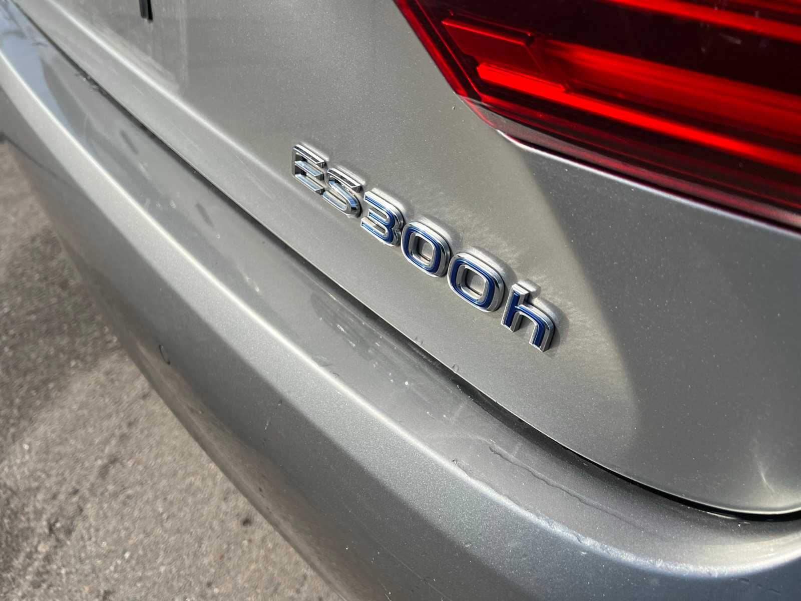 Thumbnail: 2016 Lexus ES - 6