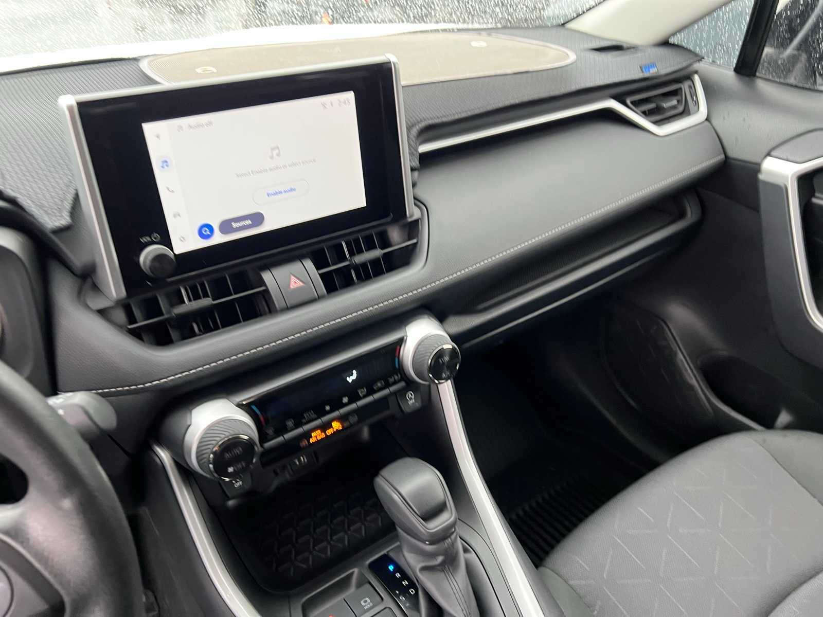 Thumbnail: 2025 Toyota RAV4 - 32