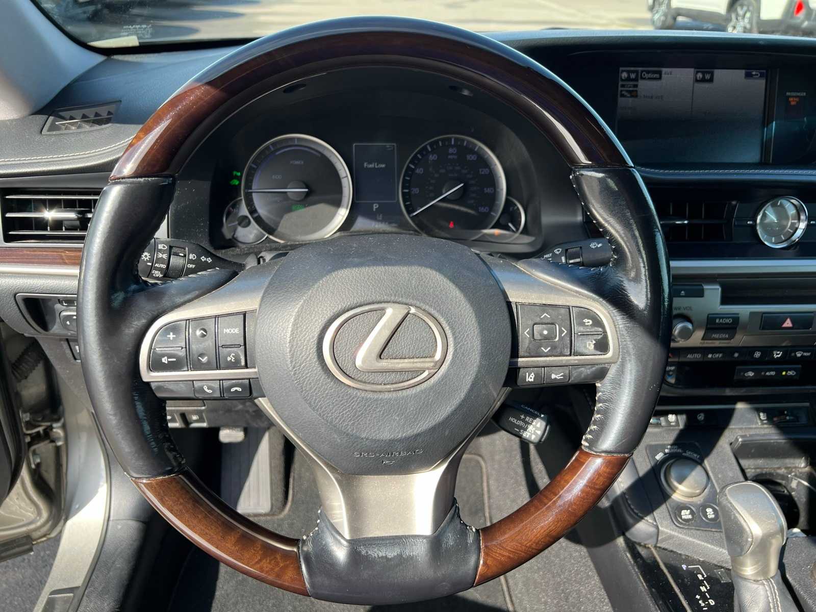Thumbnail: 2016 Lexus ES - 29