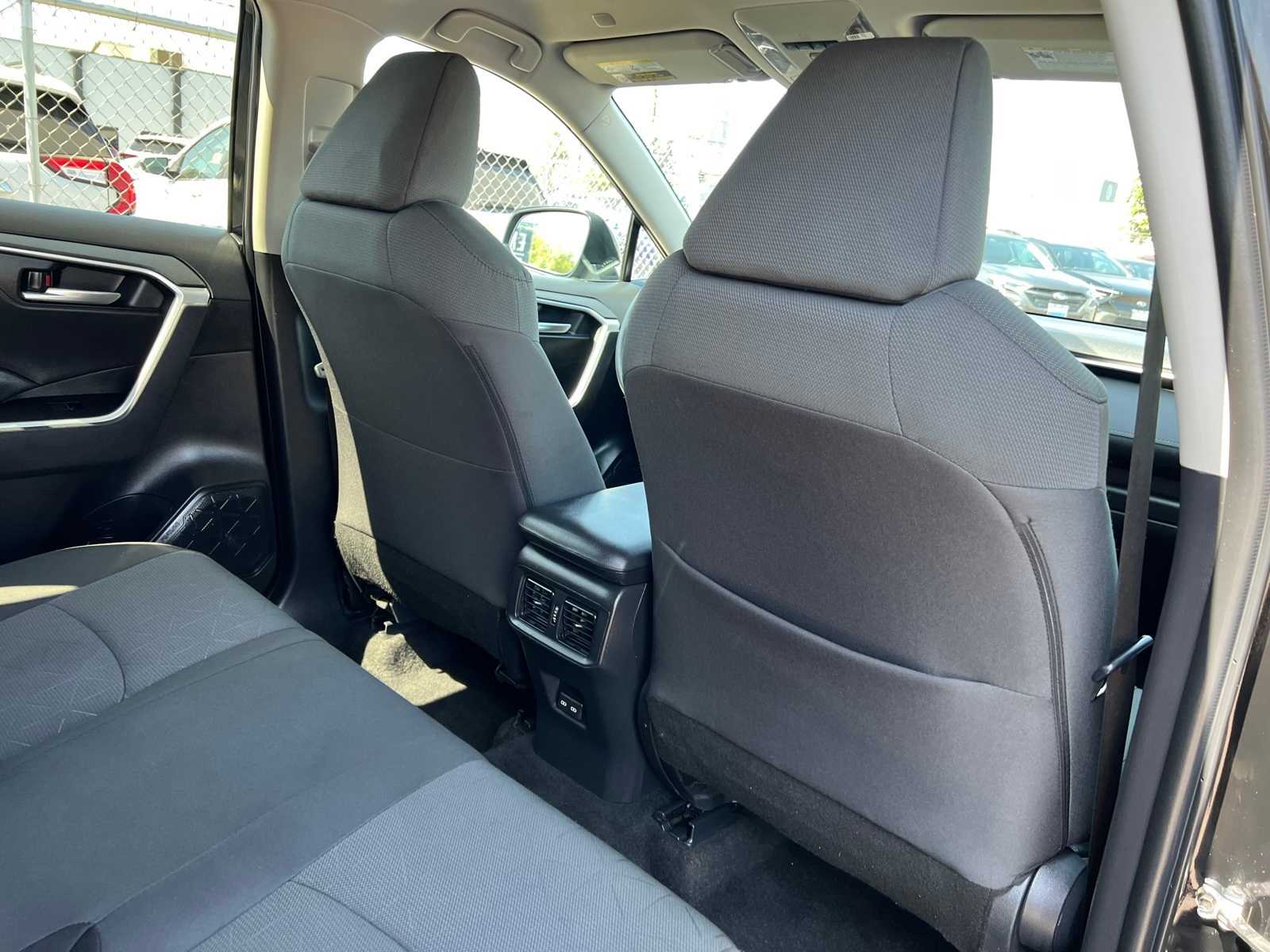 2023 Toyota RAV4 XLE 22