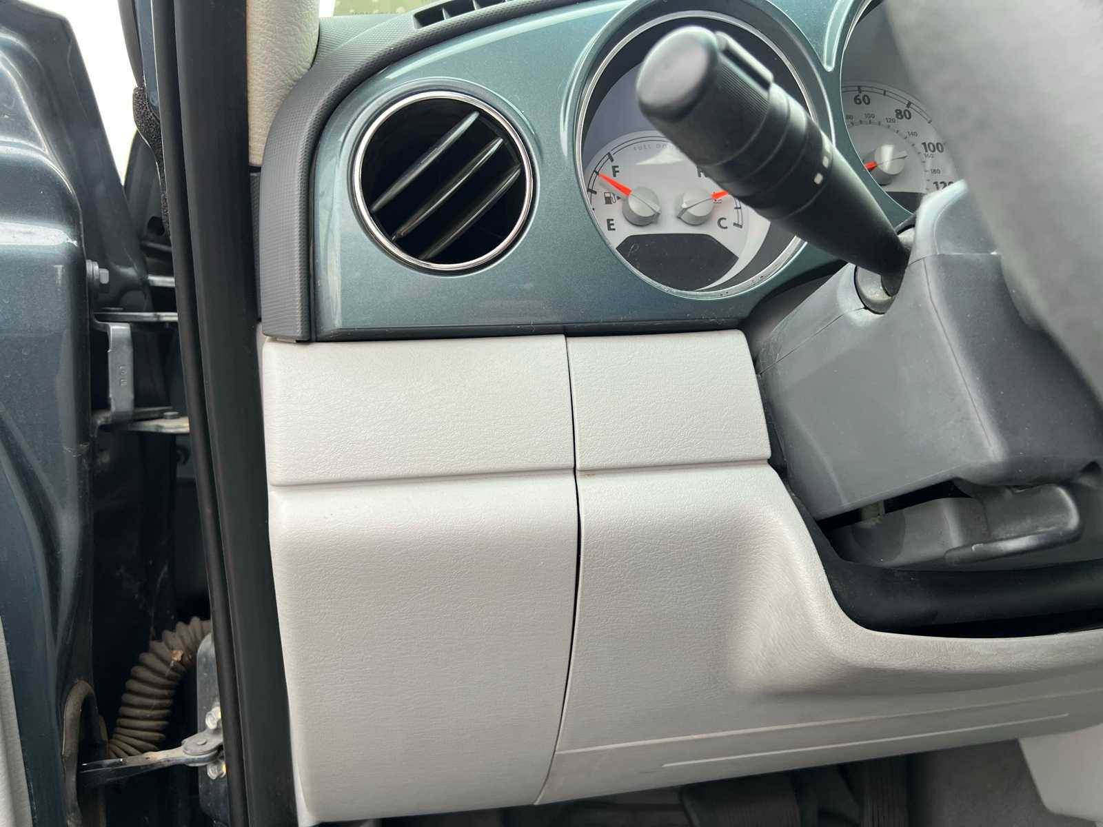 Thumbnail: 2006 Chrysler PT Cruiser - 27