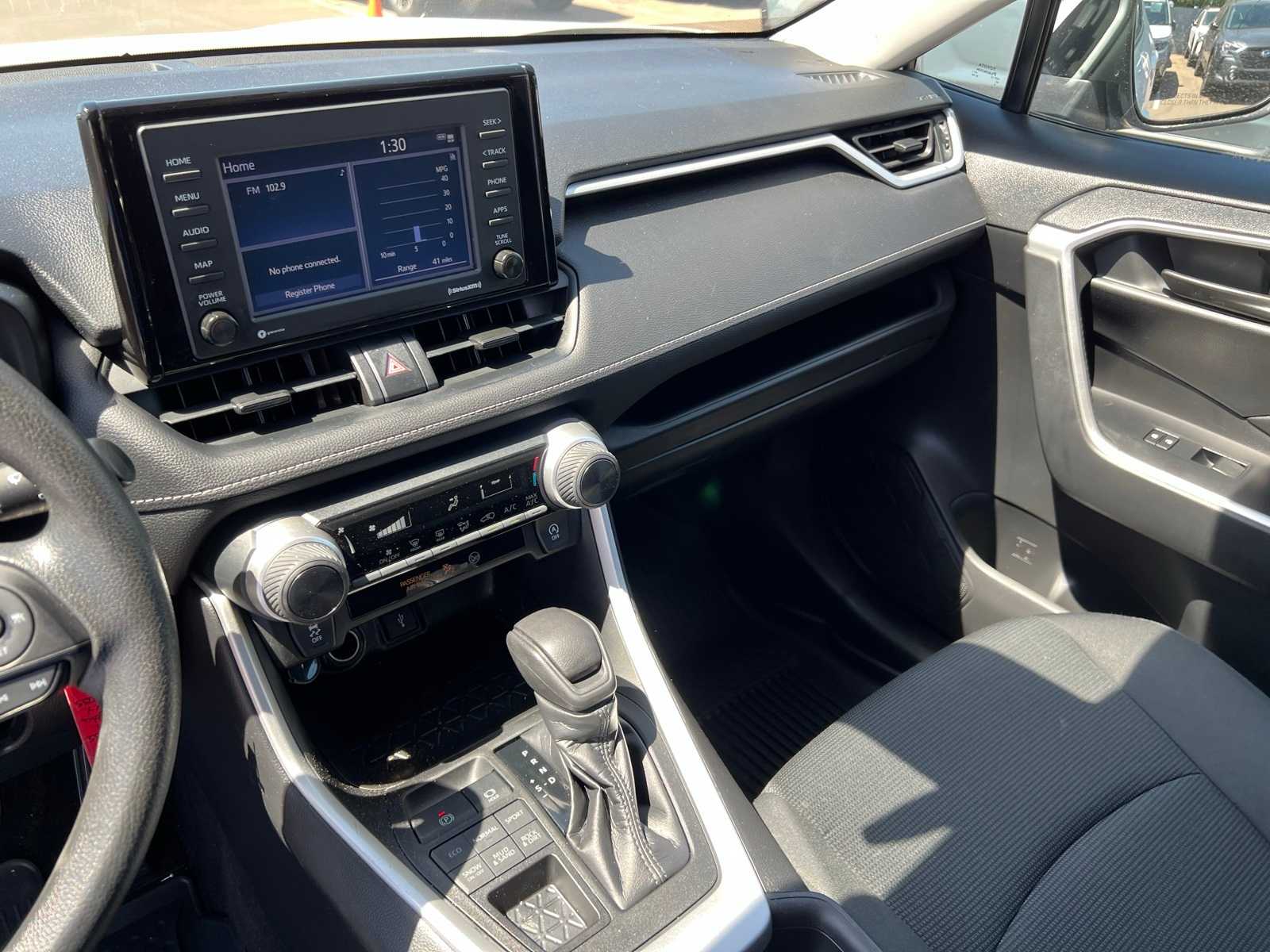 Thumbnail: 2021 Toyota RAV4 - 32