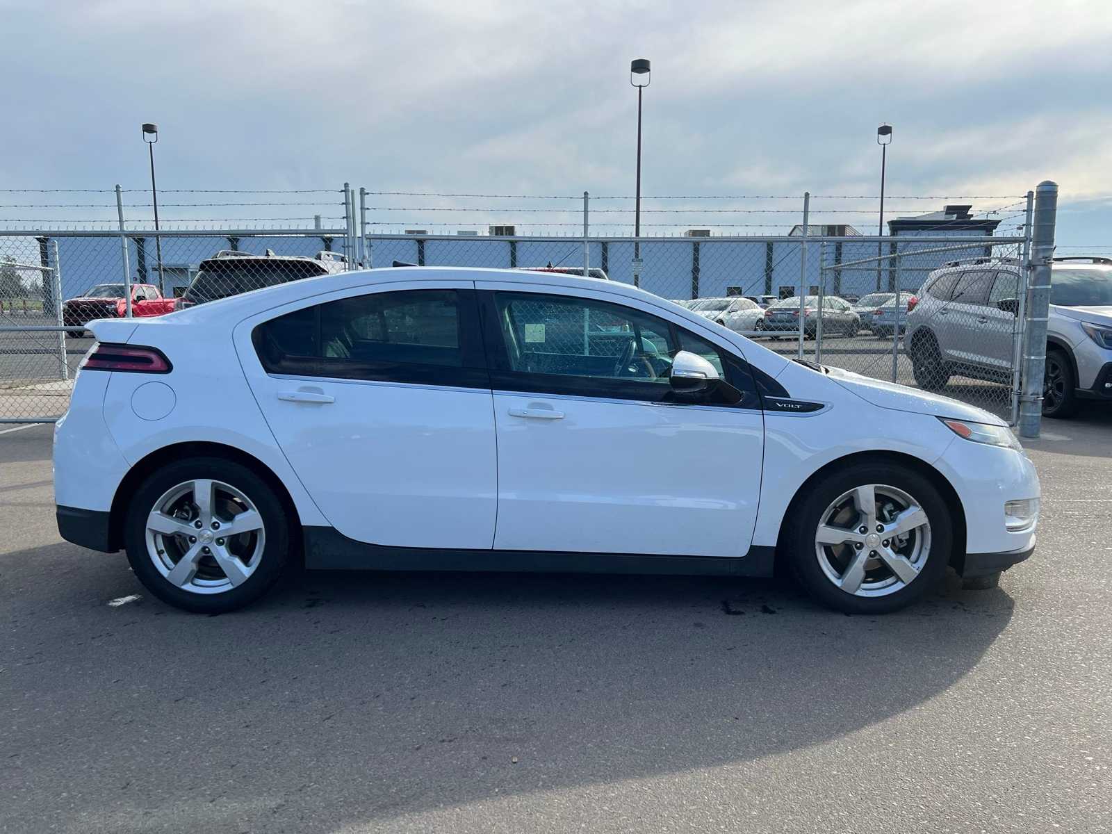 Thumbnail: 2013 Chevrolet Volt - 8