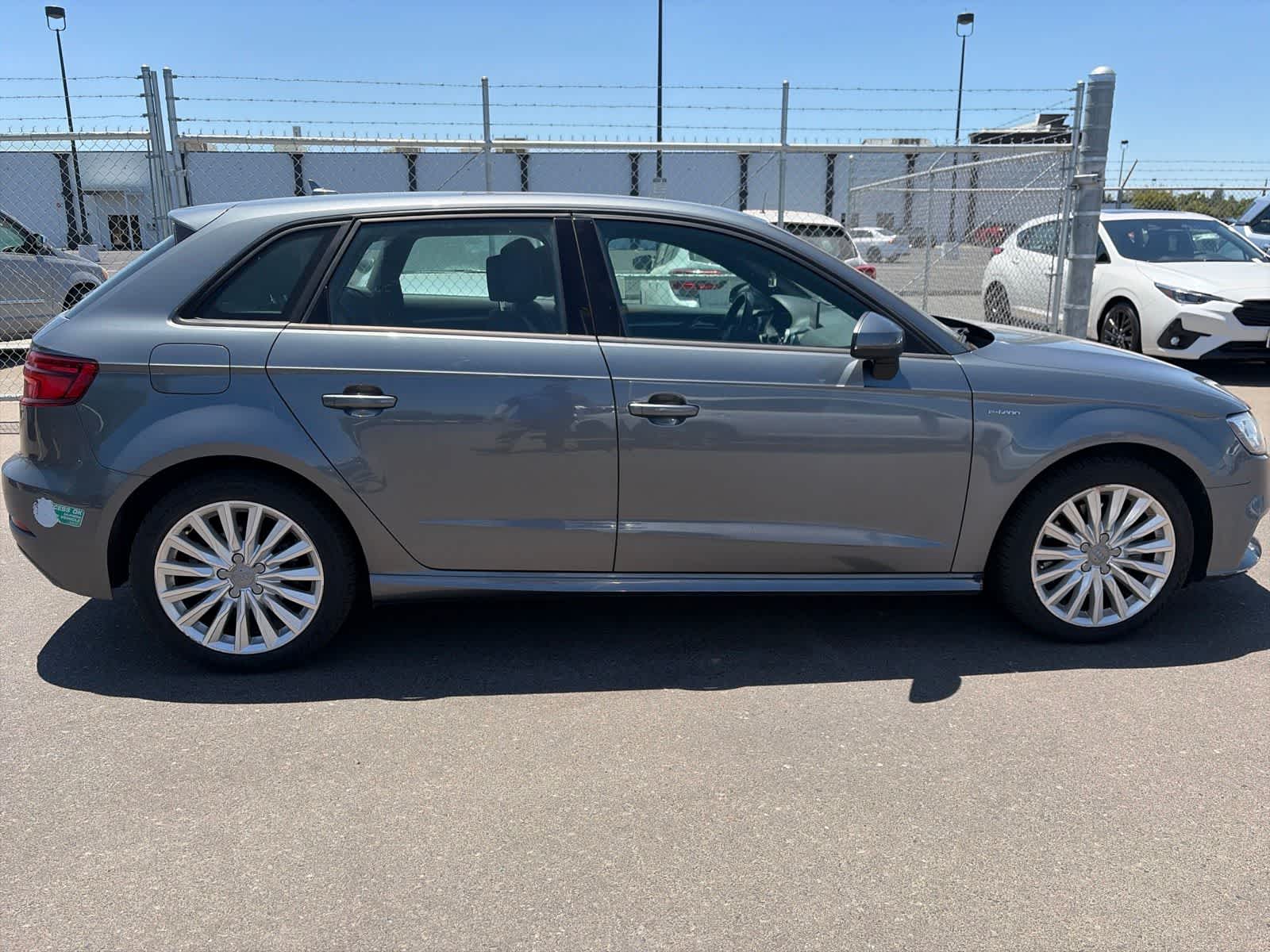 Thumbnail: 2017 Audi A3 e-tron - 9