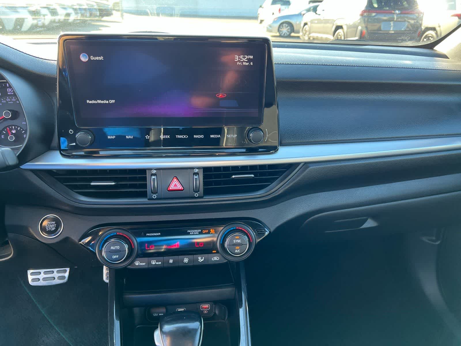 Thumbnail: 2022 Kia Forte - 37
