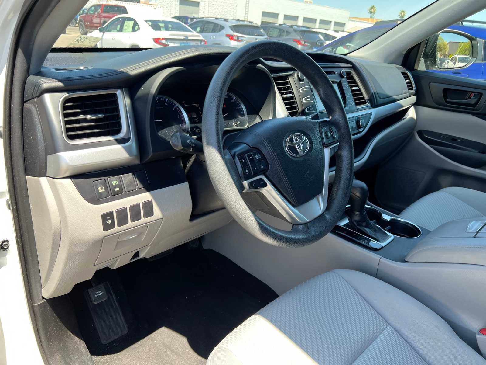 Thumbnail: 2019 Toyota Highlander - 13