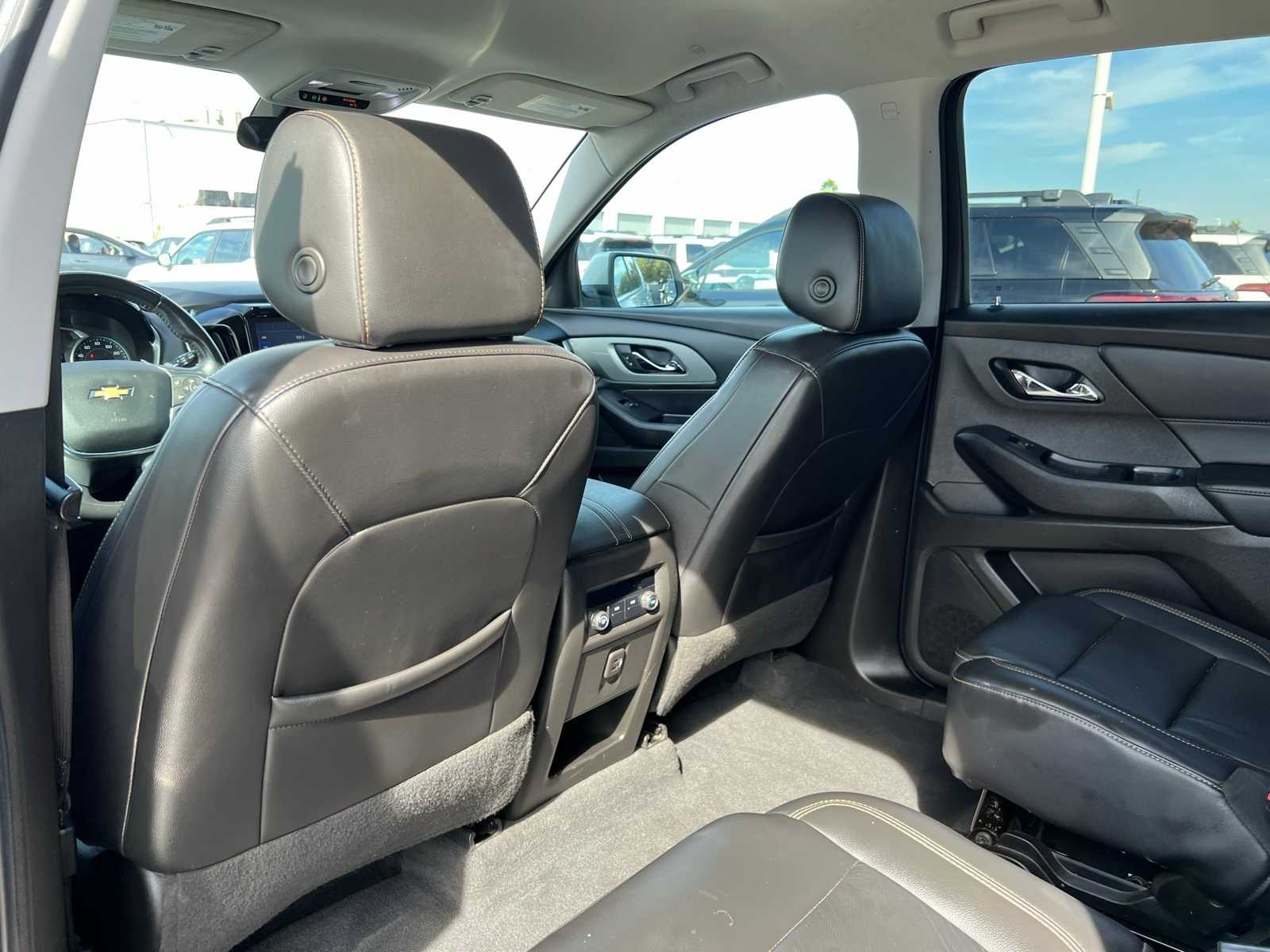 Thumbnail: 2021 Chevrolet Traverse - 16