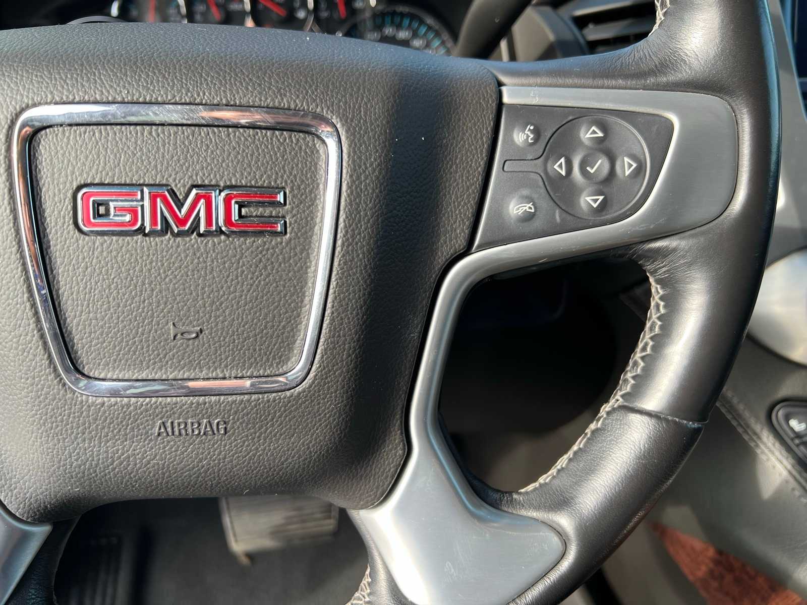 Thumbnail: 2019 GMC Yukon - 35