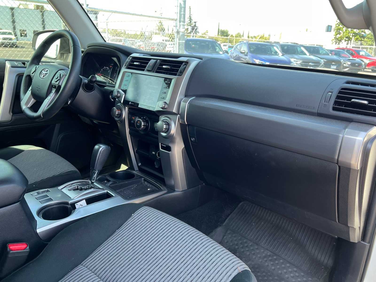 Thumbnail: 2022 Toyota 4Runner - 25