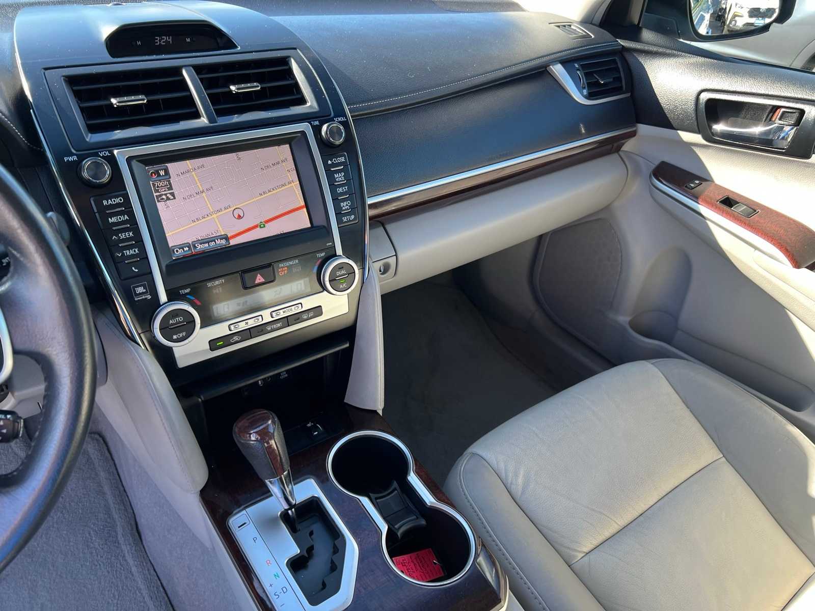 Thumbnail: 2012 Toyota Camry - 32