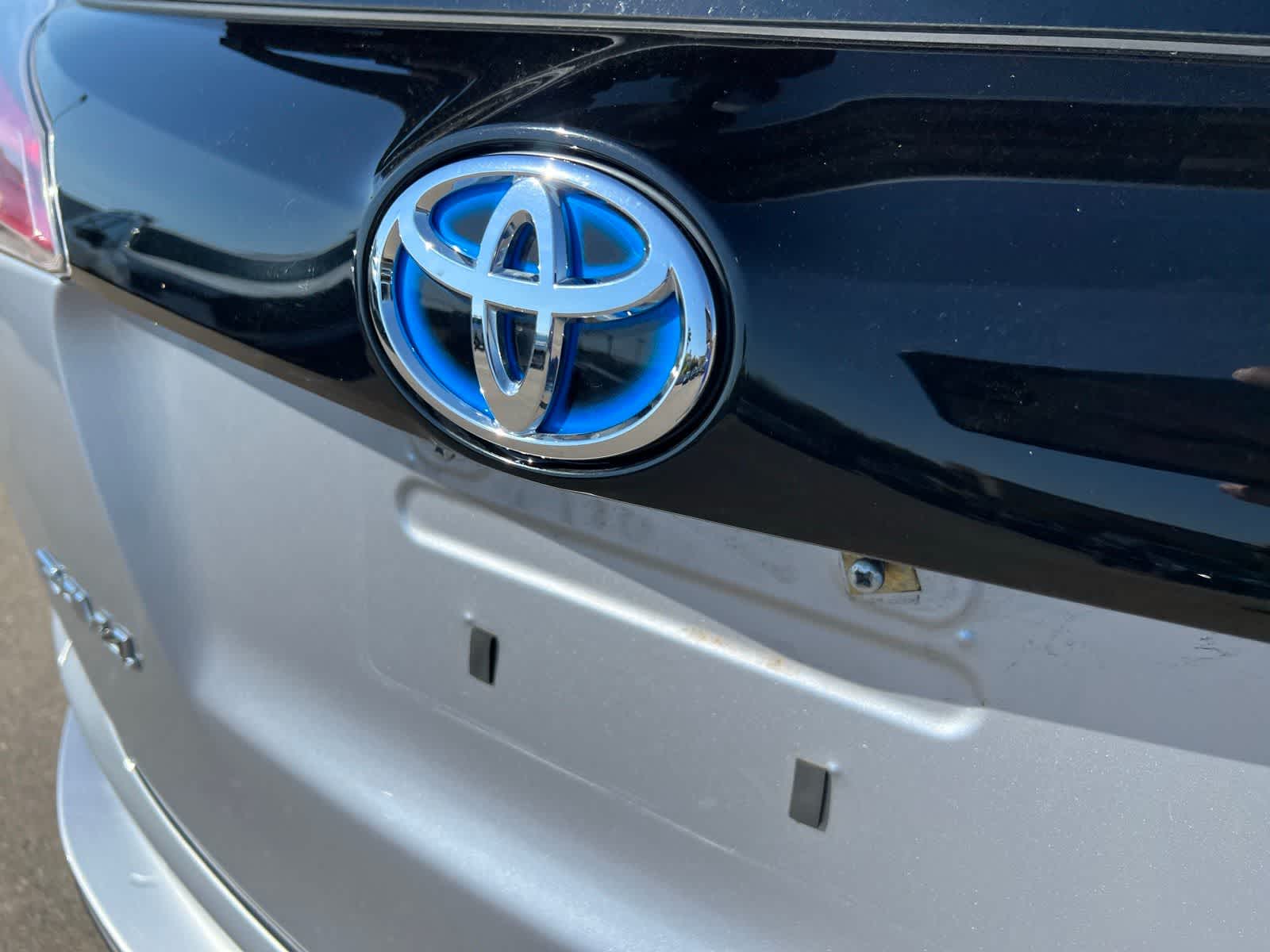 Thumbnail: 2017 Toyota RAV4 - 6