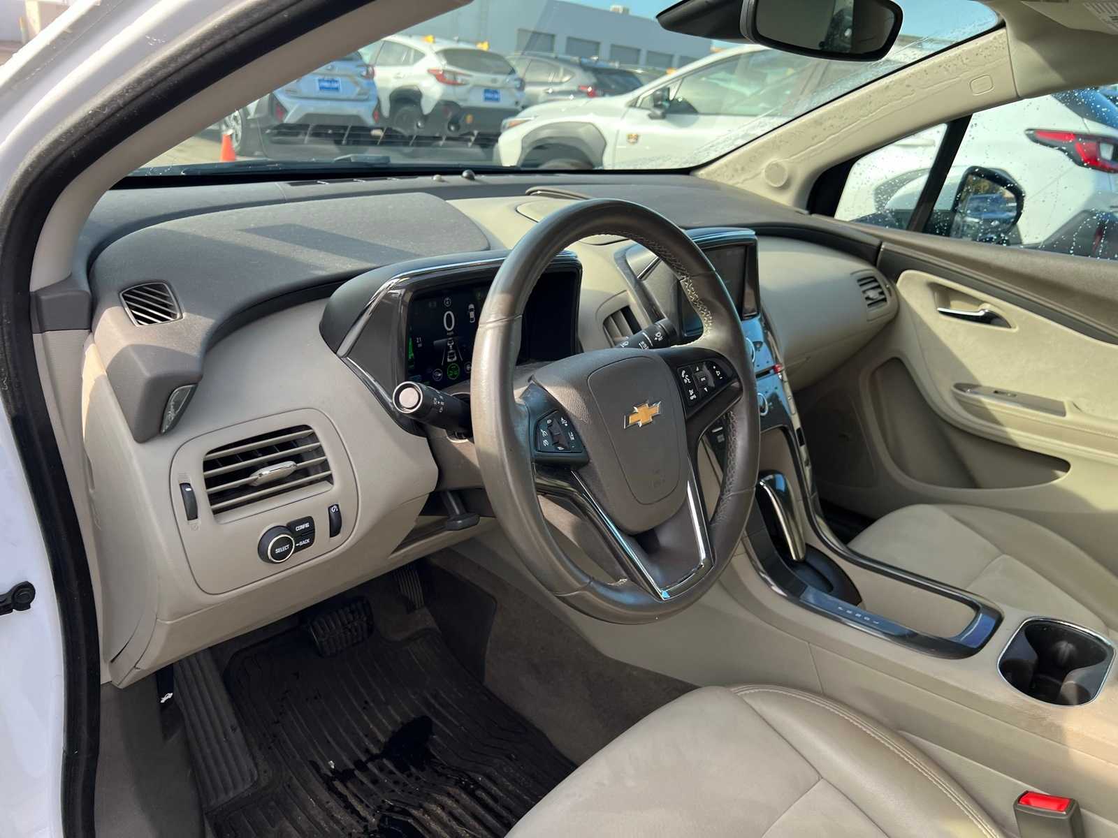 Thumbnail: 2013 Chevrolet Volt - 12