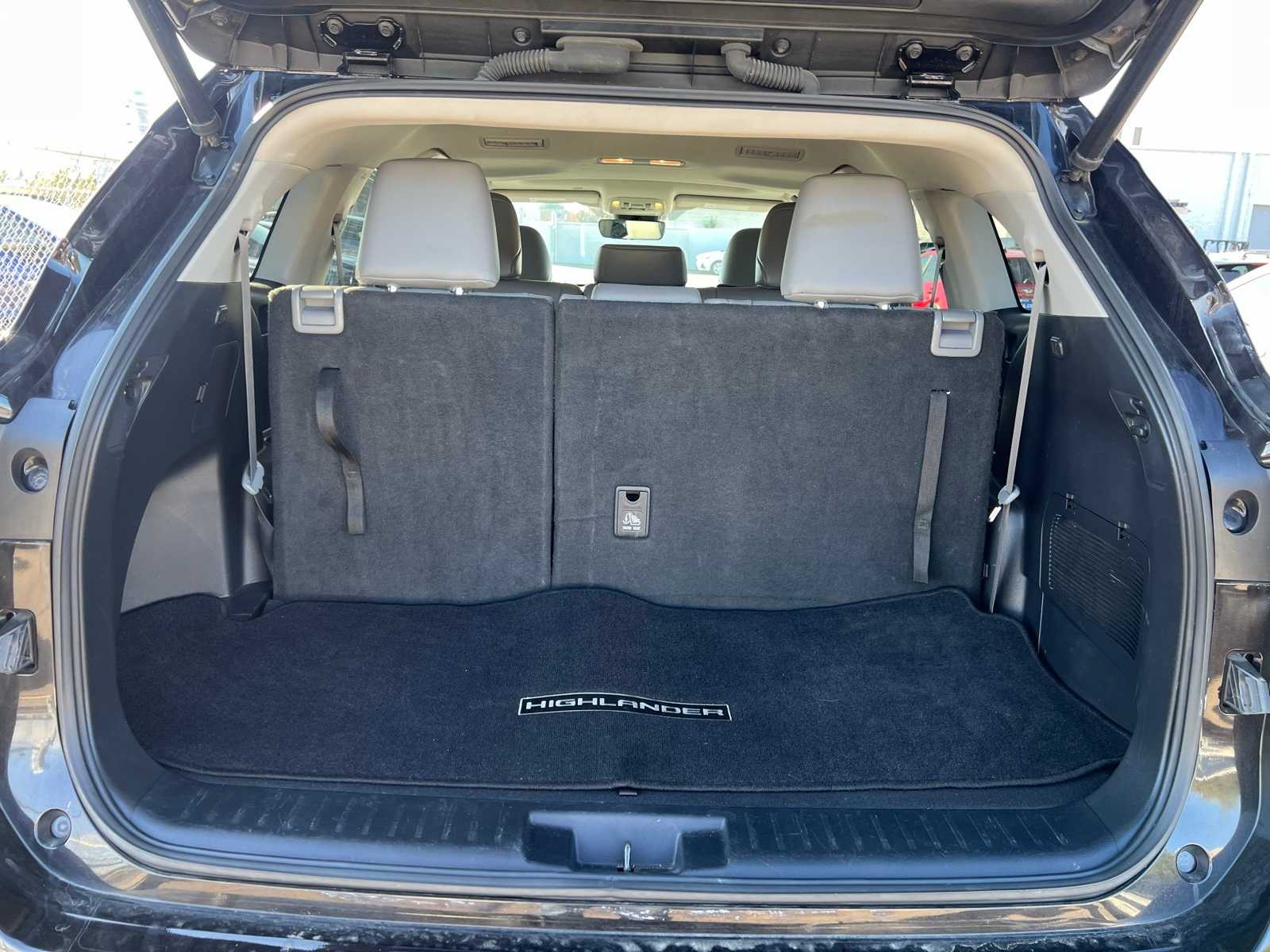 Thumbnail: 2021 Toyota Highlander - 8