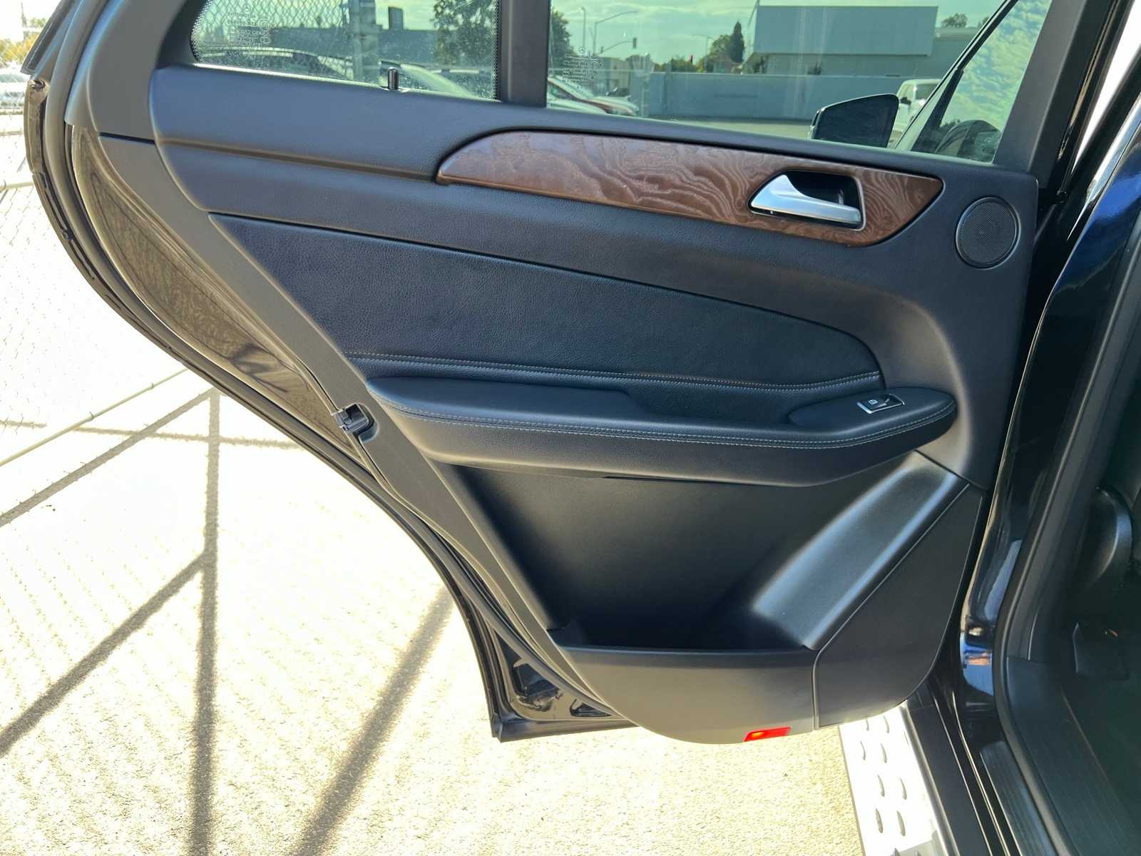 Thumbnail: 2016 Mercedes-Benz GLE - 20