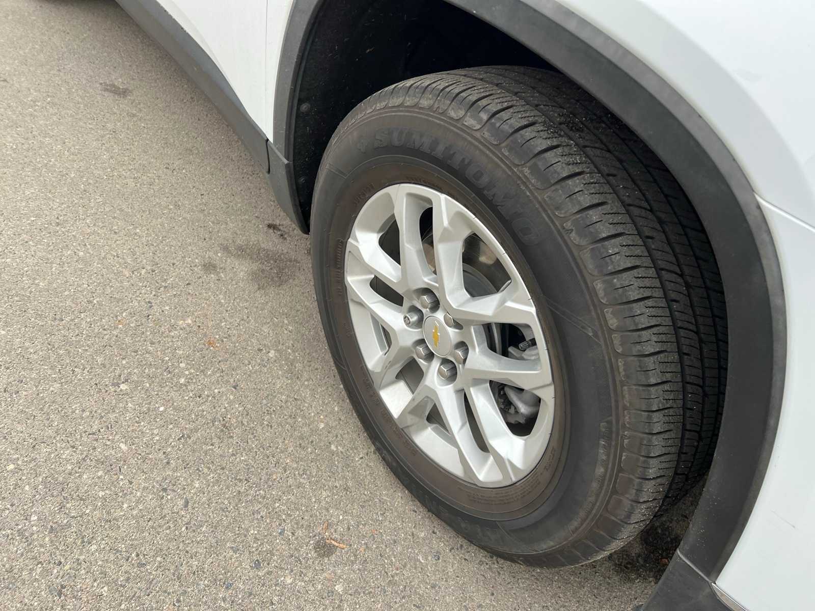 Thumbnail: 2021 Chevrolet Traverse - 24