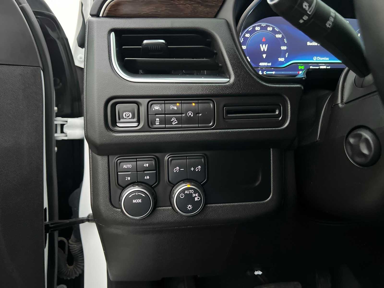 Thumbnail: 2024 Chevrolet Tahoe - 32