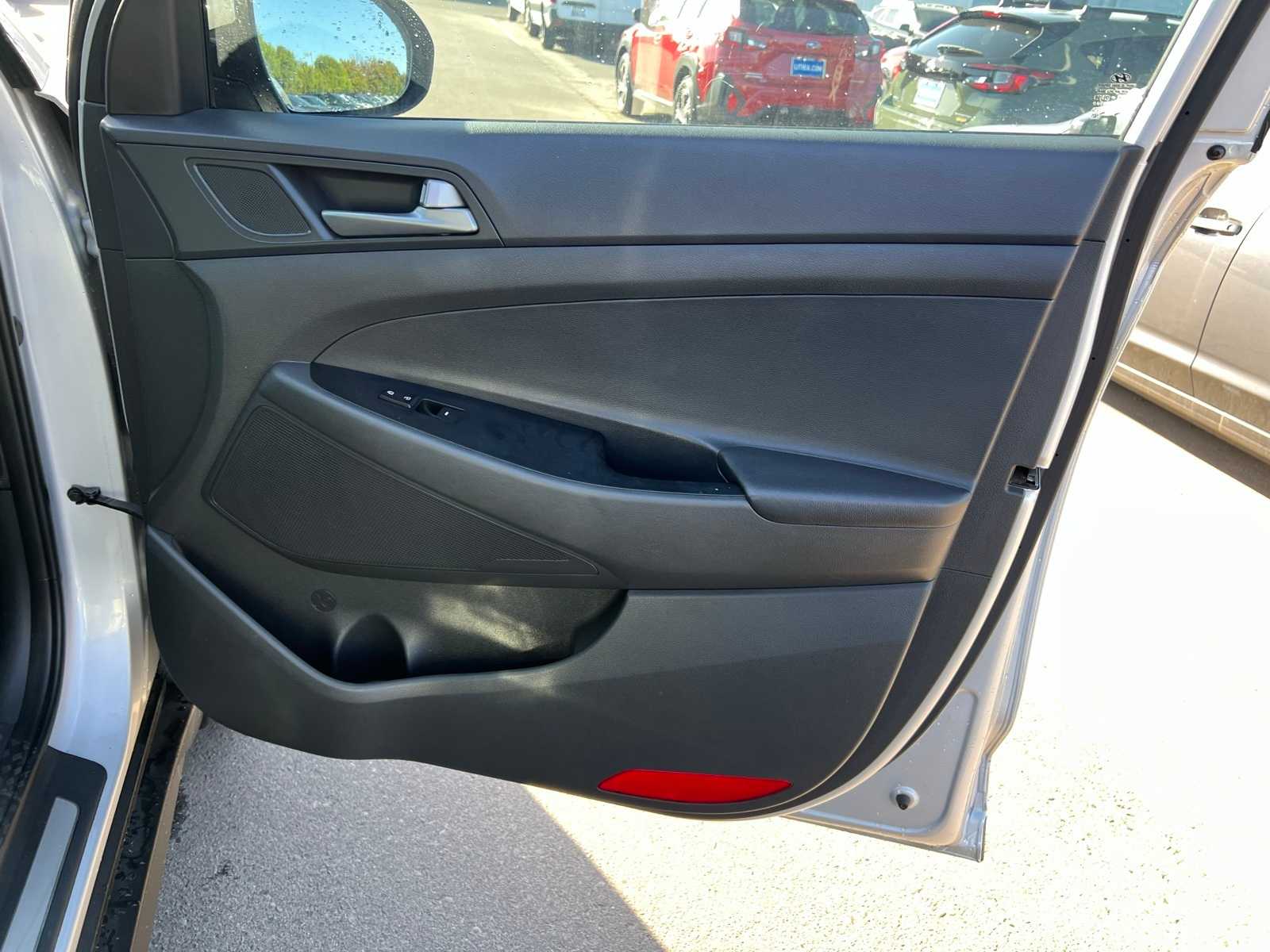 Thumbnail: 2016 Hyundai Tucson - 26