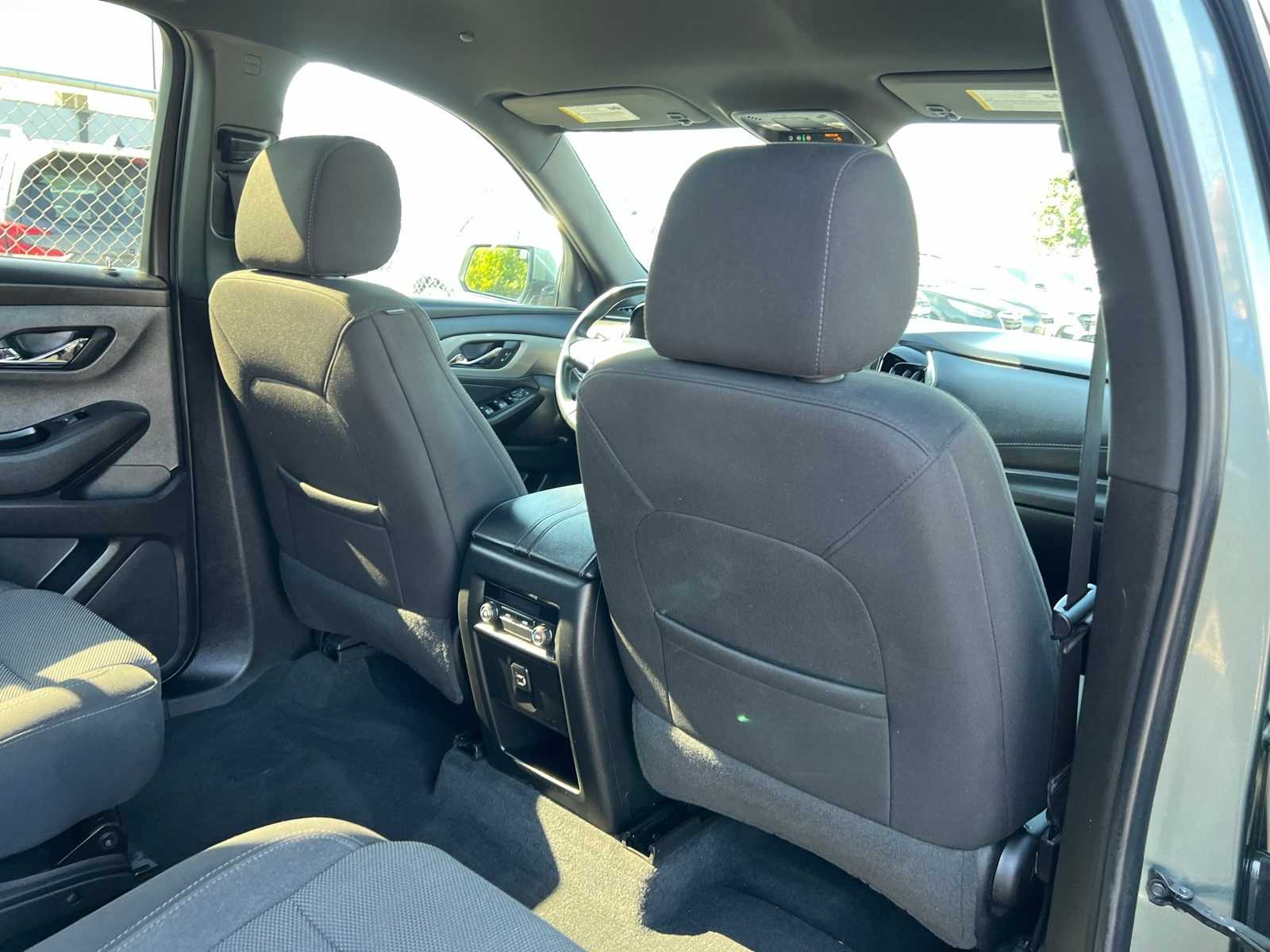 Thumbnail: 2023 Chevrolet Traverse - 22