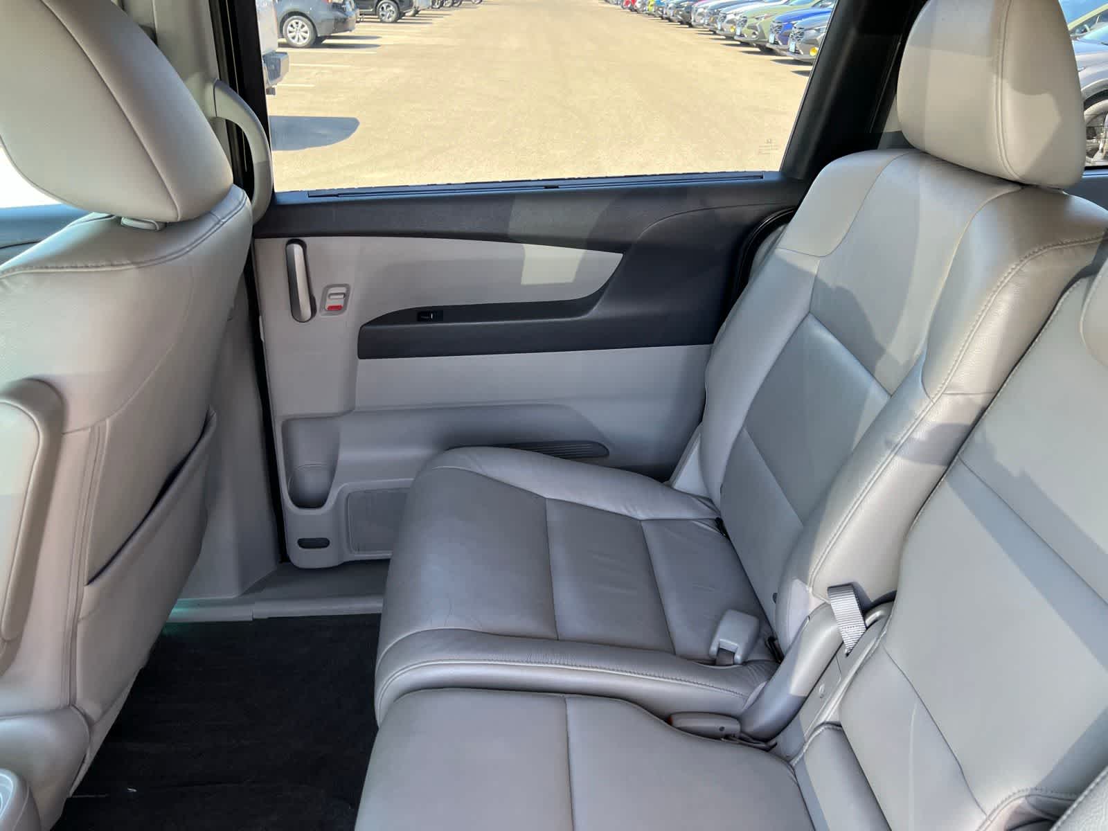 Thumbnail: 2011 Honda Odyssey - 19