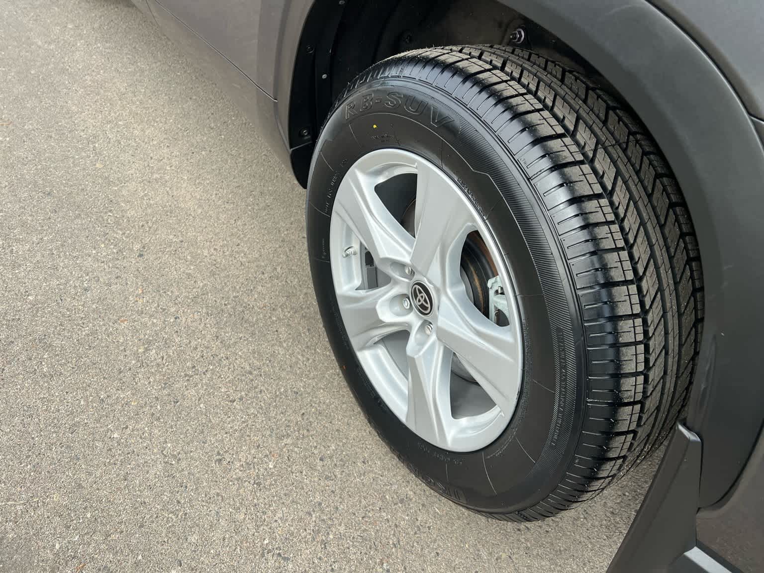 Thumbnail: 2023 Toyota Highlander - 16