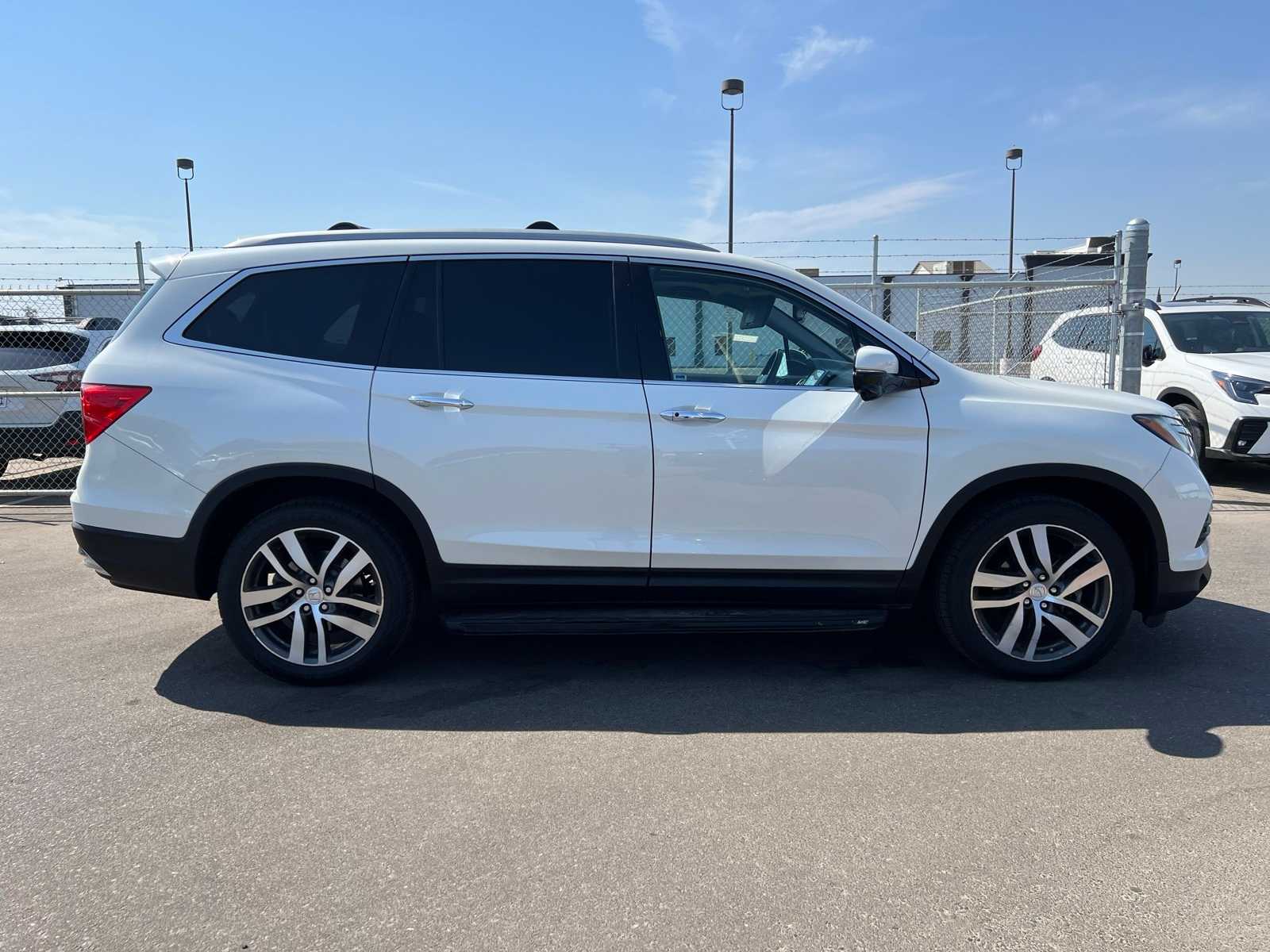 Thumbnail: 2018 Honda Pilot - 10