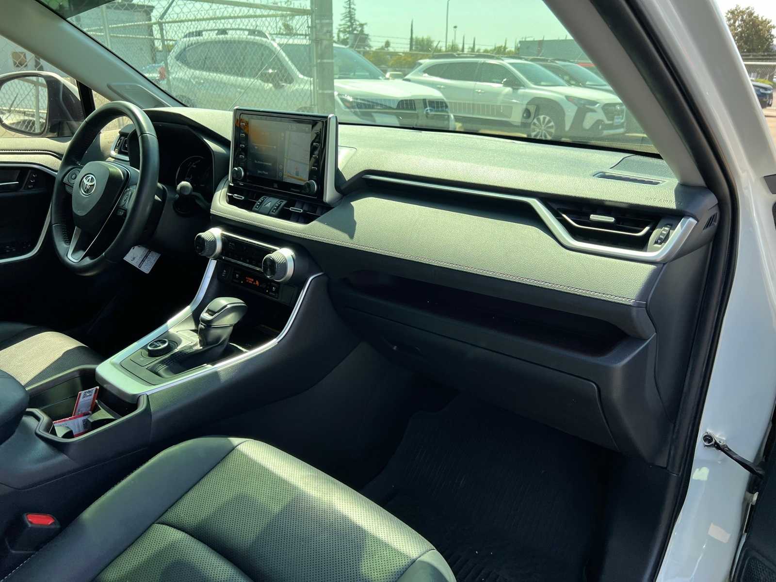 Thumbnail: 2021 Toyota RAV4 - 26