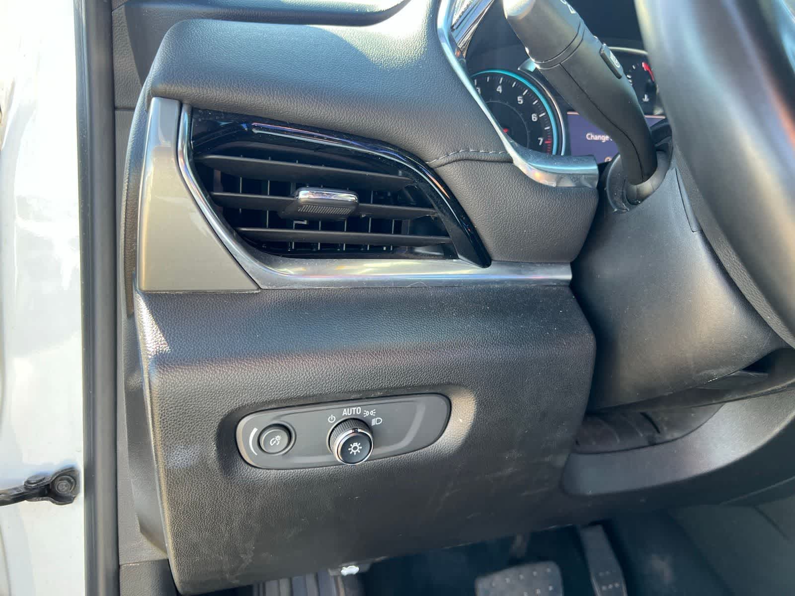 Thumbnail: 2023 Chevrolet Traverse - 29