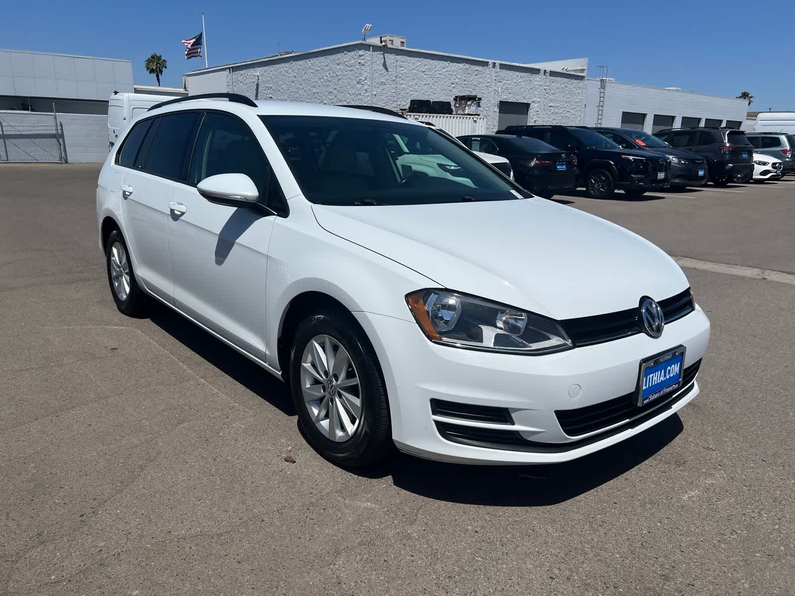 Thumbnail: 2015 Volkswagen Golf - 10