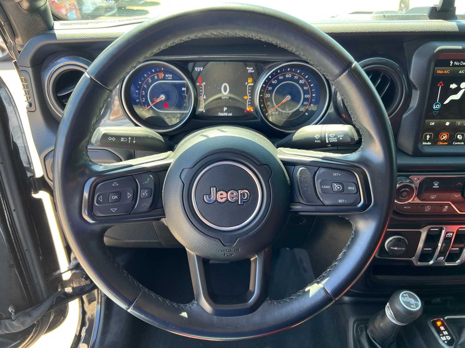 Thumbnail: 2022 Jeep Gladiator - 27