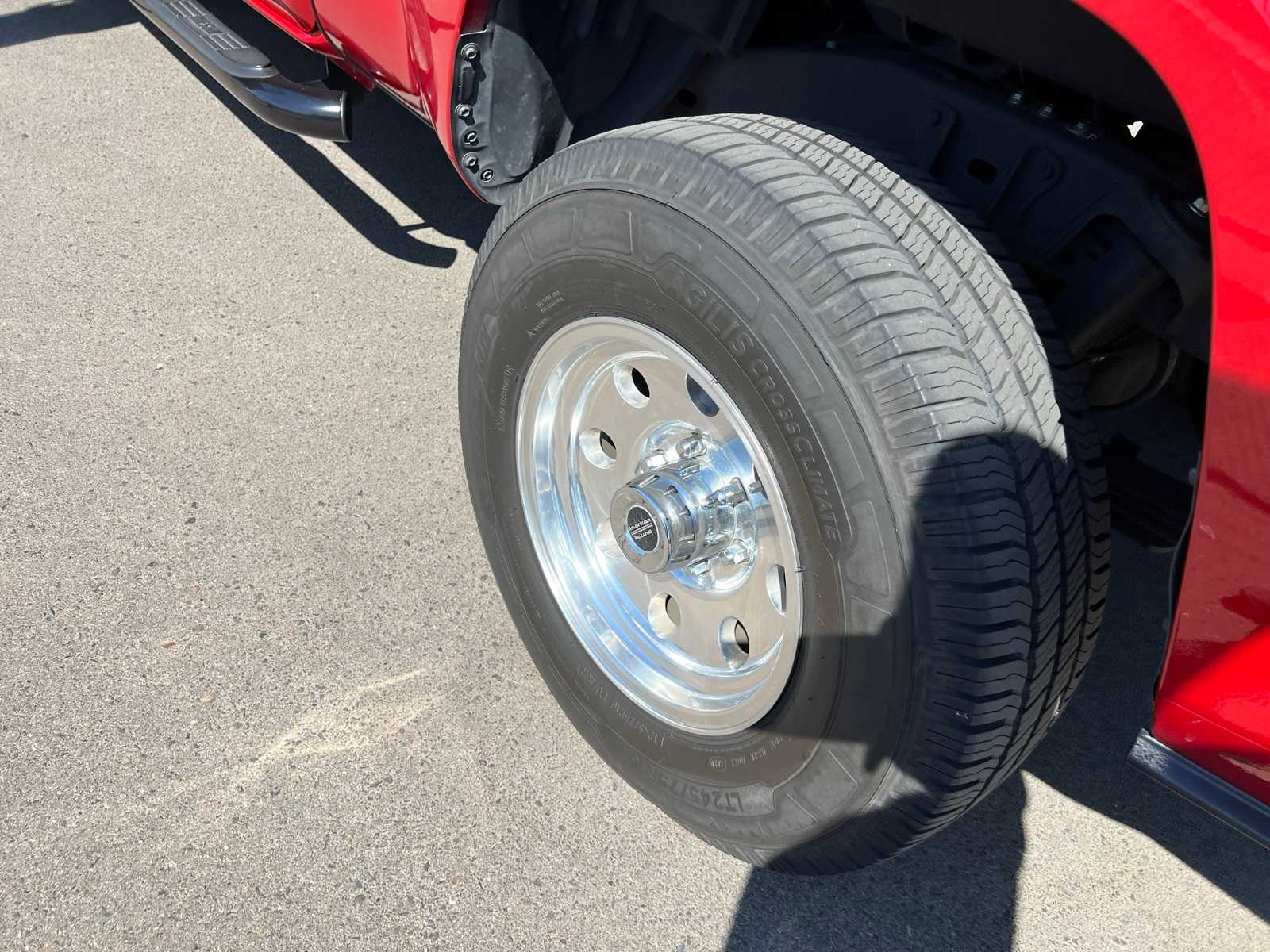 Thumbnail: 2020 Toyota Tacoma - 16