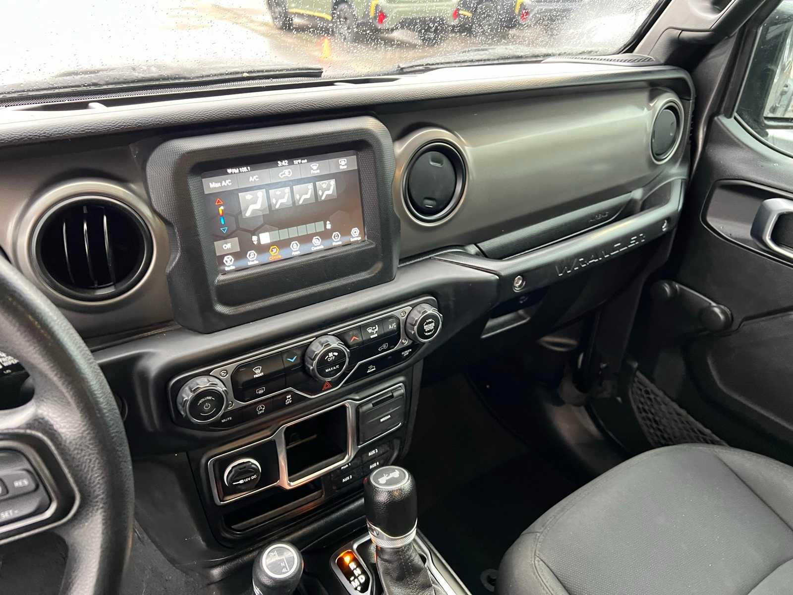 Thumbnail: 2022 Jeep Wrangler - 35