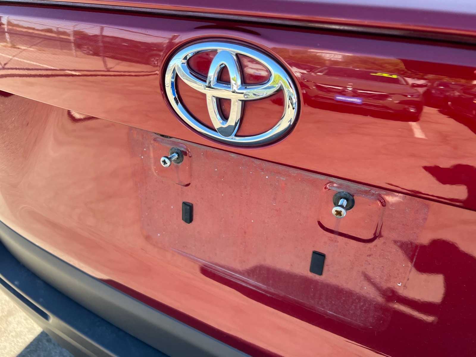 Thumbnail: 2021 Toyota RAV4 - 6