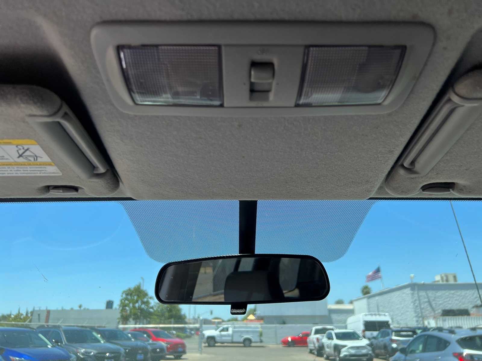 2011 Nissan Xterra S 32