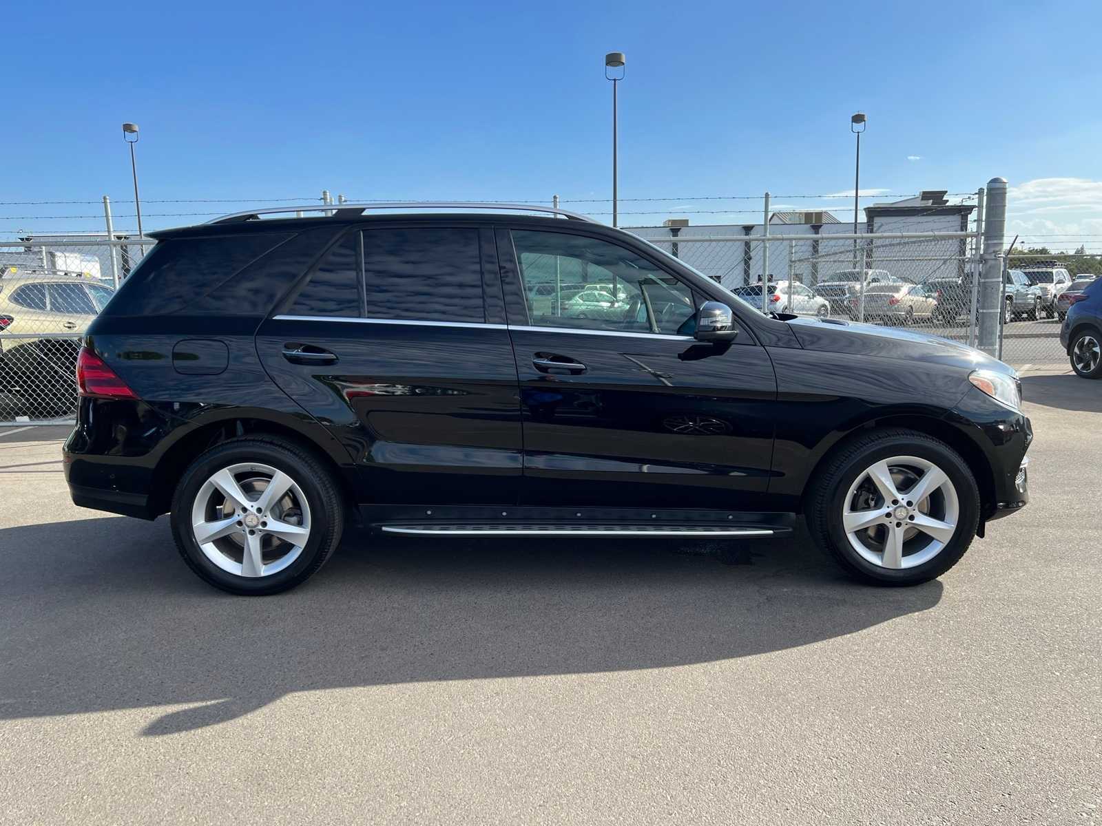 Thumbnail: 2016 Mercedes-Benz GLE - 10