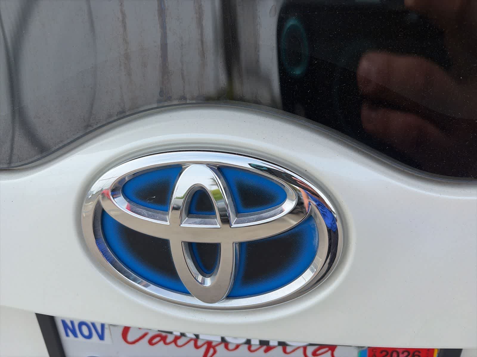 Thumbnail: 2018 Toyota Prius Prime - 16