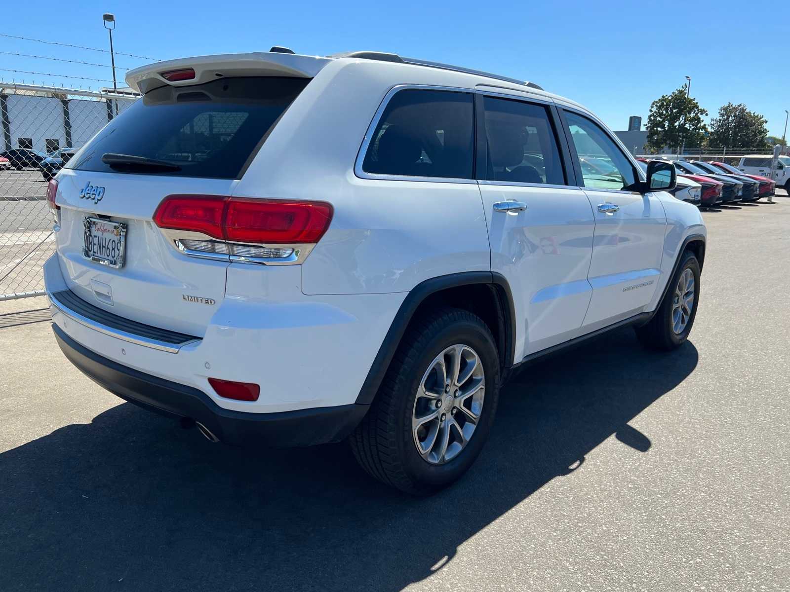 Thumbnail: 2015 Jeep Grand Cherokee - 8