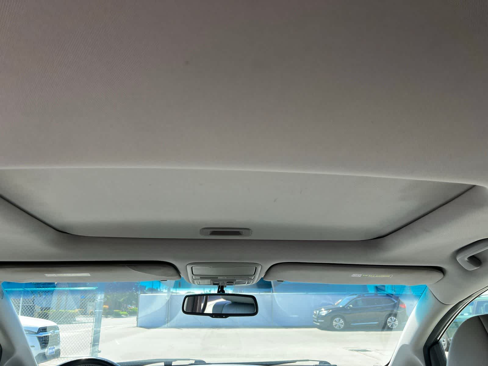 Thumbnail: 2011 Honda Odyssey - 30