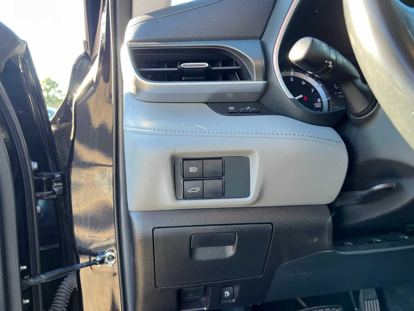 Thumbnail: 2021 Toyota Highlander - 29