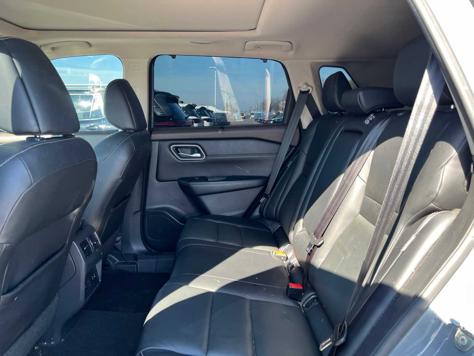 Thumbnail: 2021 Nissan Rogue - 17